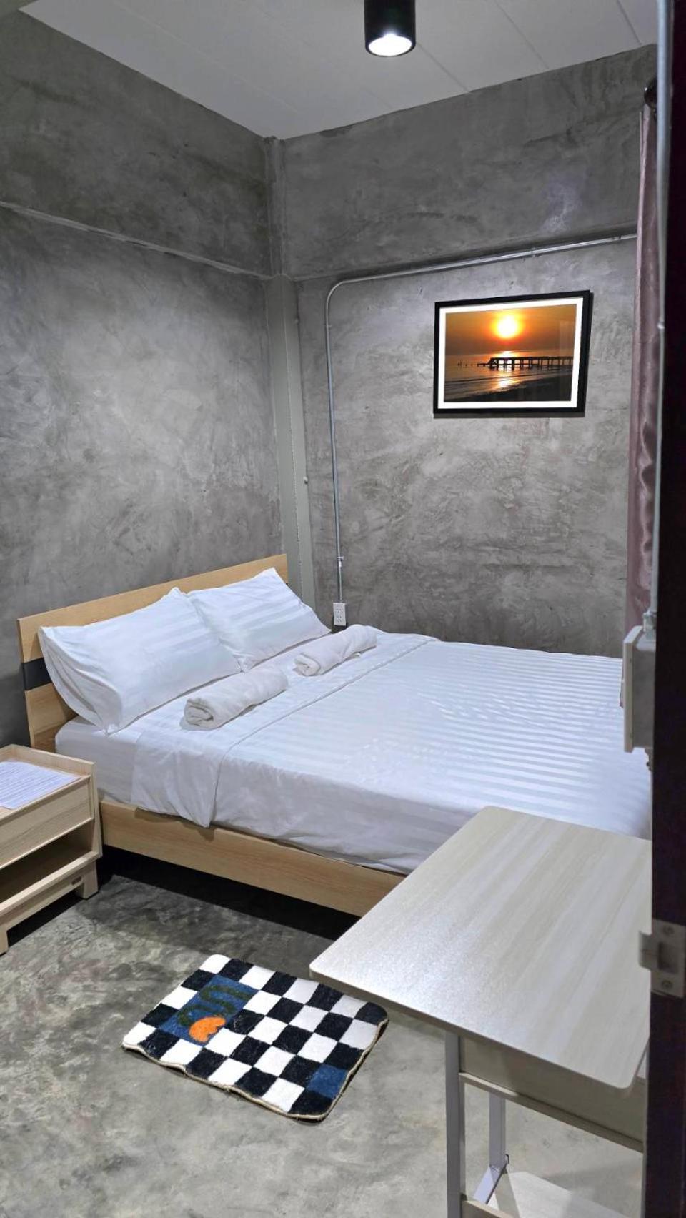 Captain Joe Cafe & Hostel ホアヒン郡 エクステリア 写真